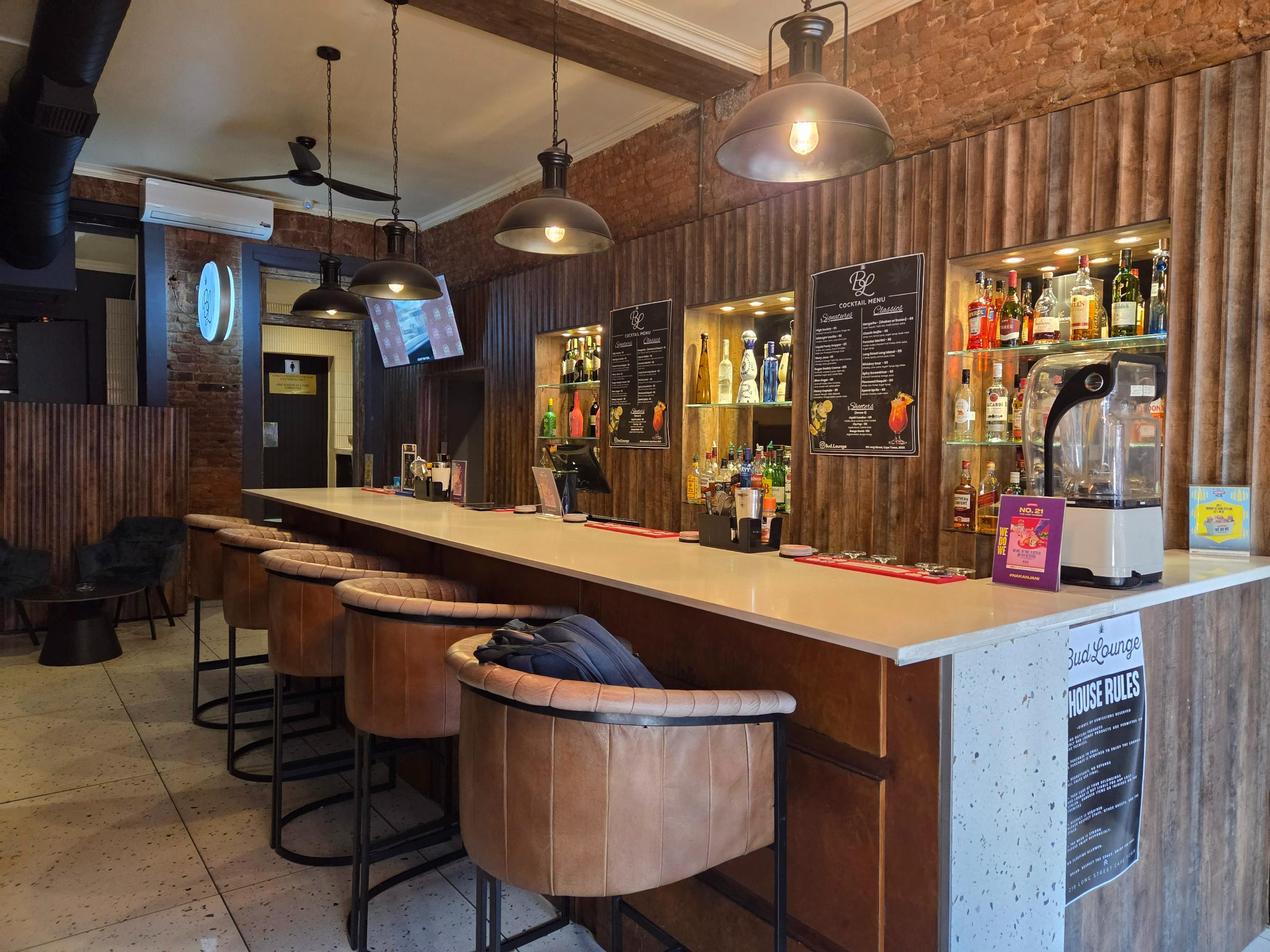 Bud Lounge, CBD