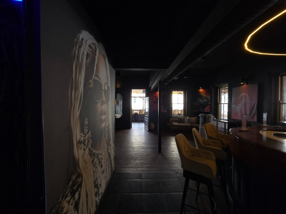 Maroon 5, CBD