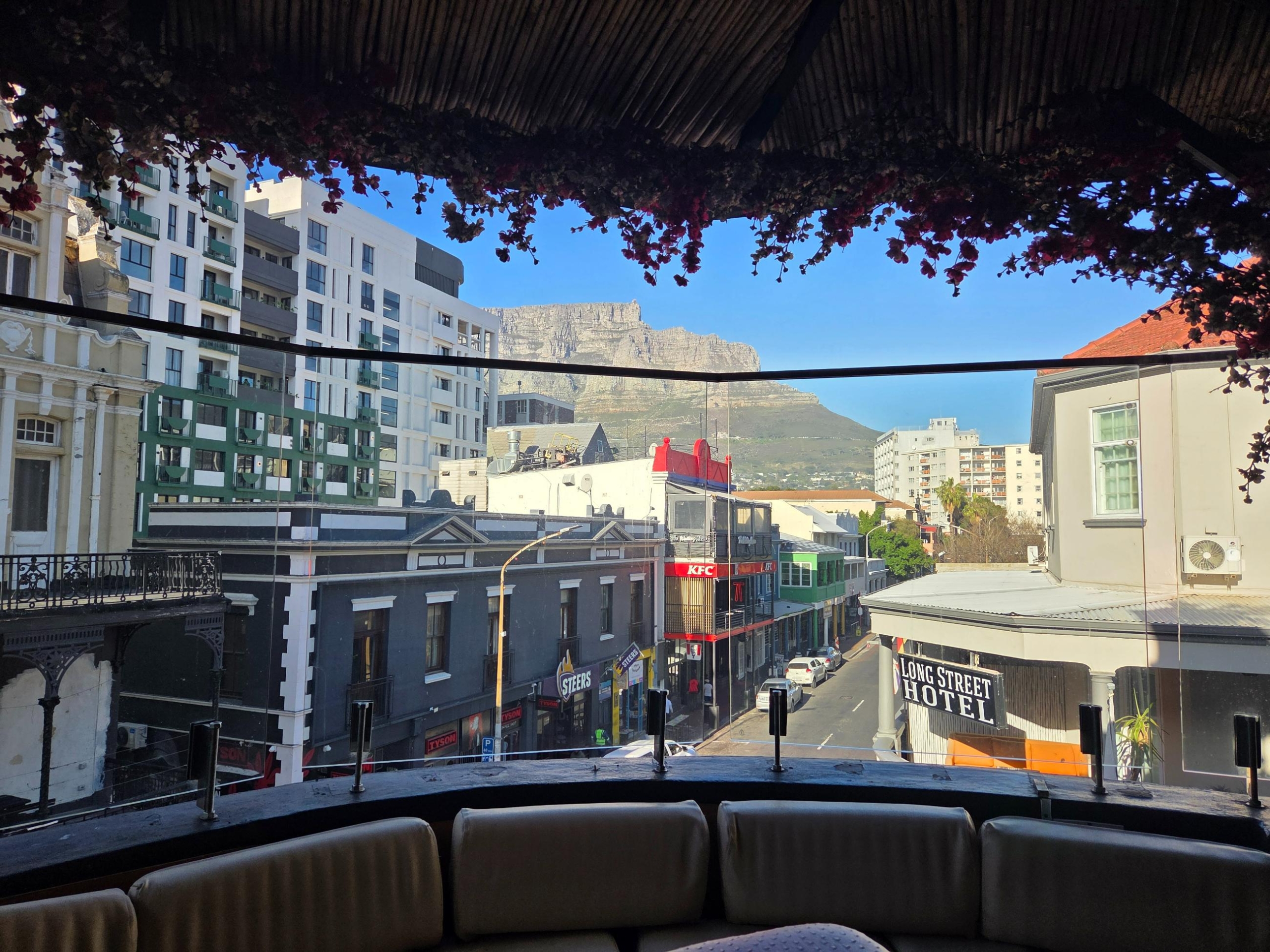 Maroon 5, CBD