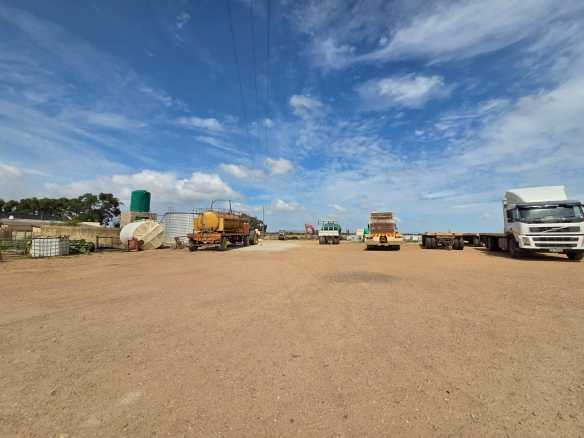 Olifants Oog, Cape Farms