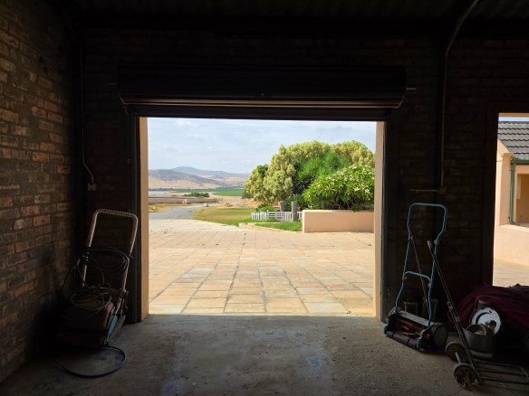 Olifants Oog, Cape Farms
