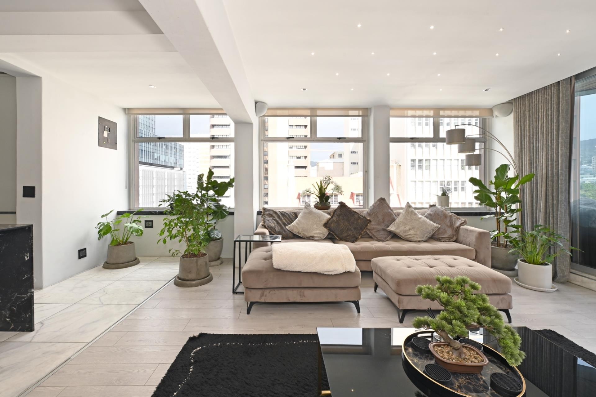 Poppy’s Penthouse, CBD