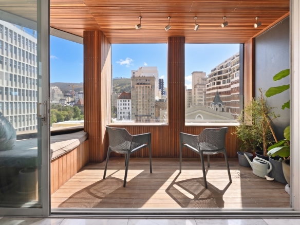 Poppy’s Penthouse, CBD