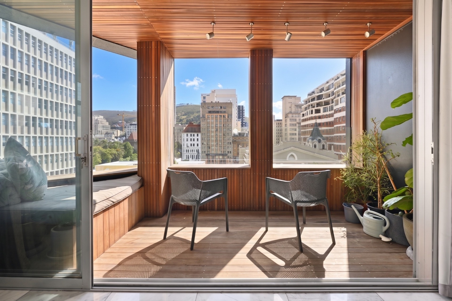 Poppy’s Penthouse, CBD