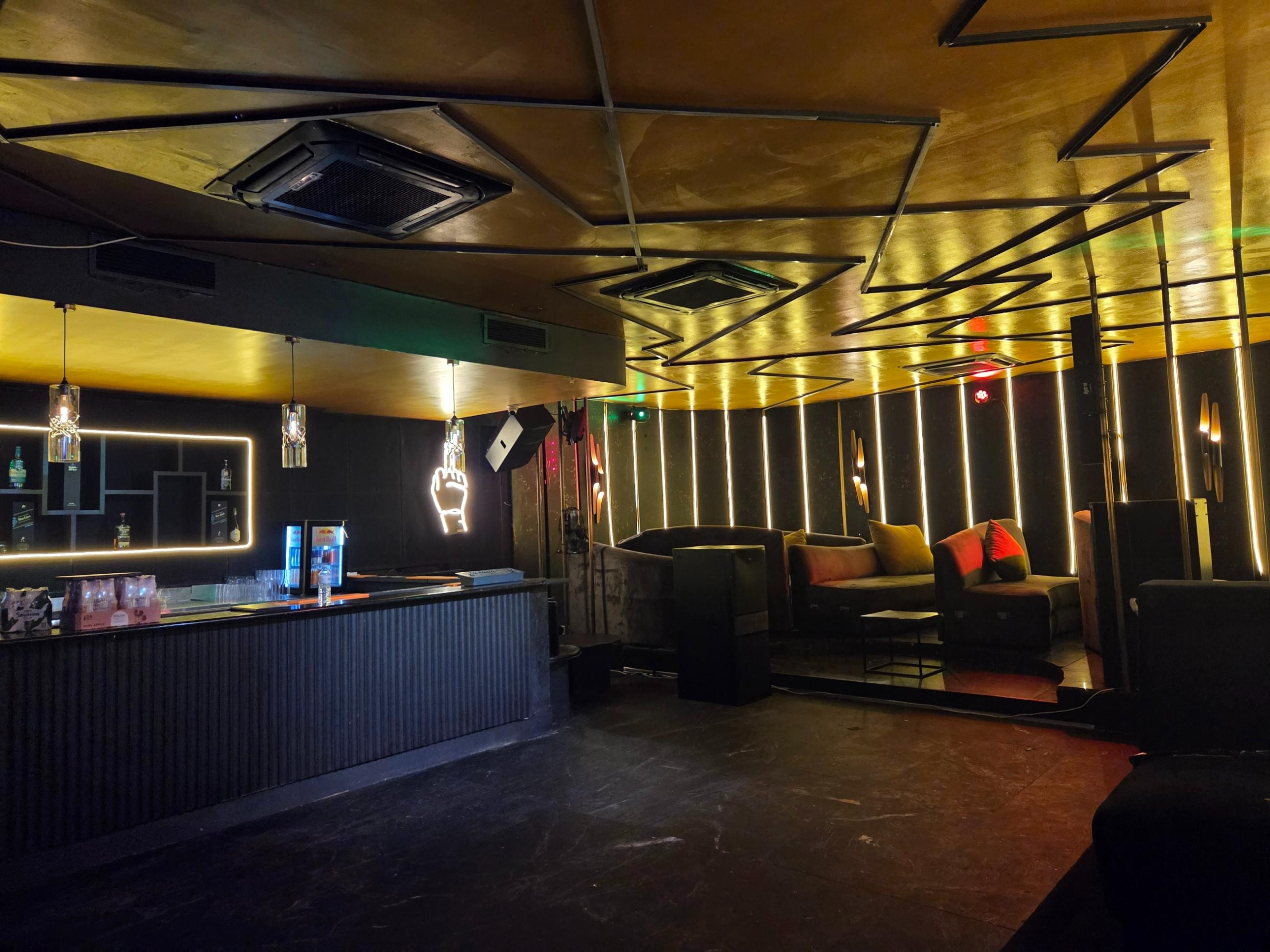 Paradise Club, CBD