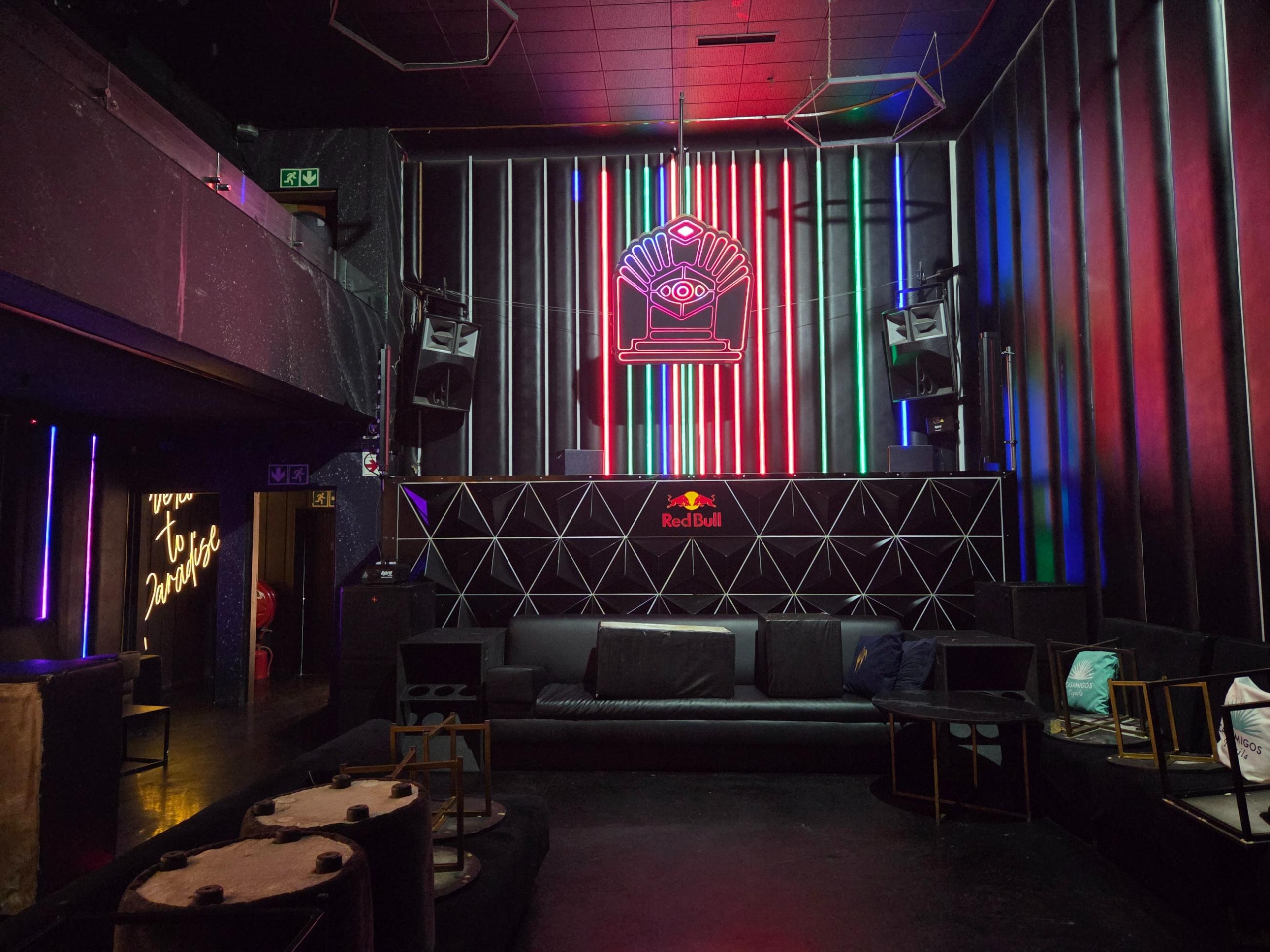 Paradise Club, CBD