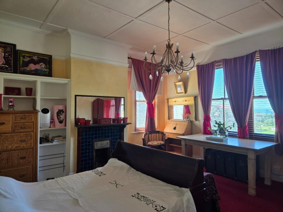 Bella Ev, Muizenberg