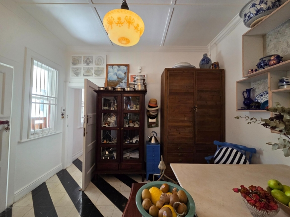 Bella Ev, Muizenberg