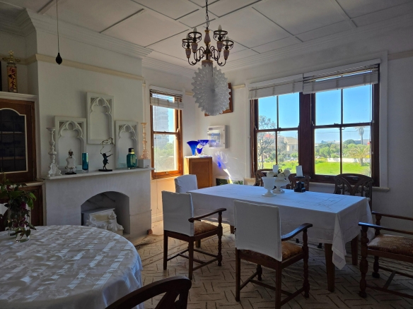Bella Ev, Muizenberg