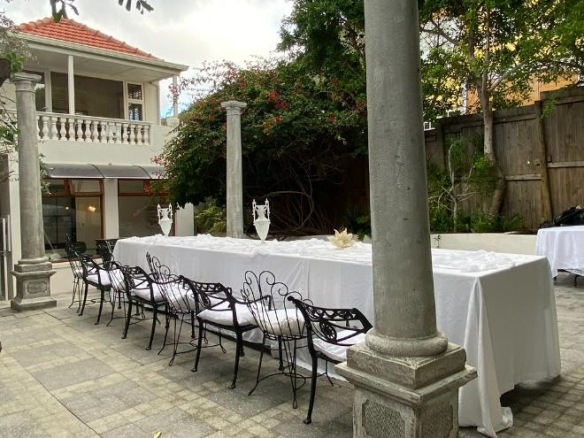 Bella Ev, Muizenberg