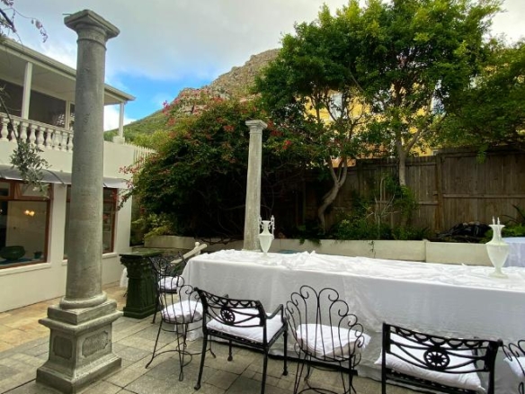 Bella Ev, Muizenberg