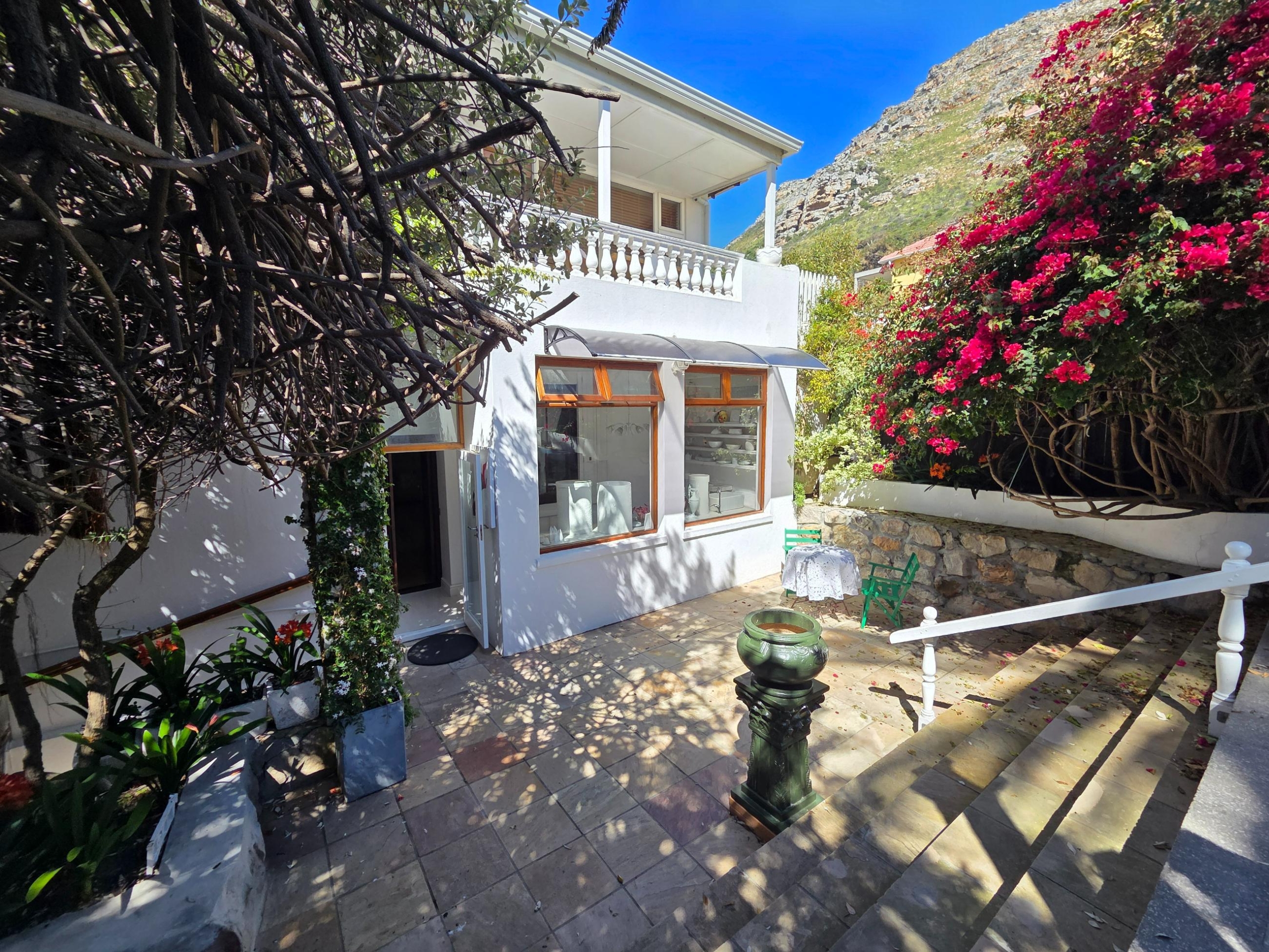 Bella Ev, Muizenberg