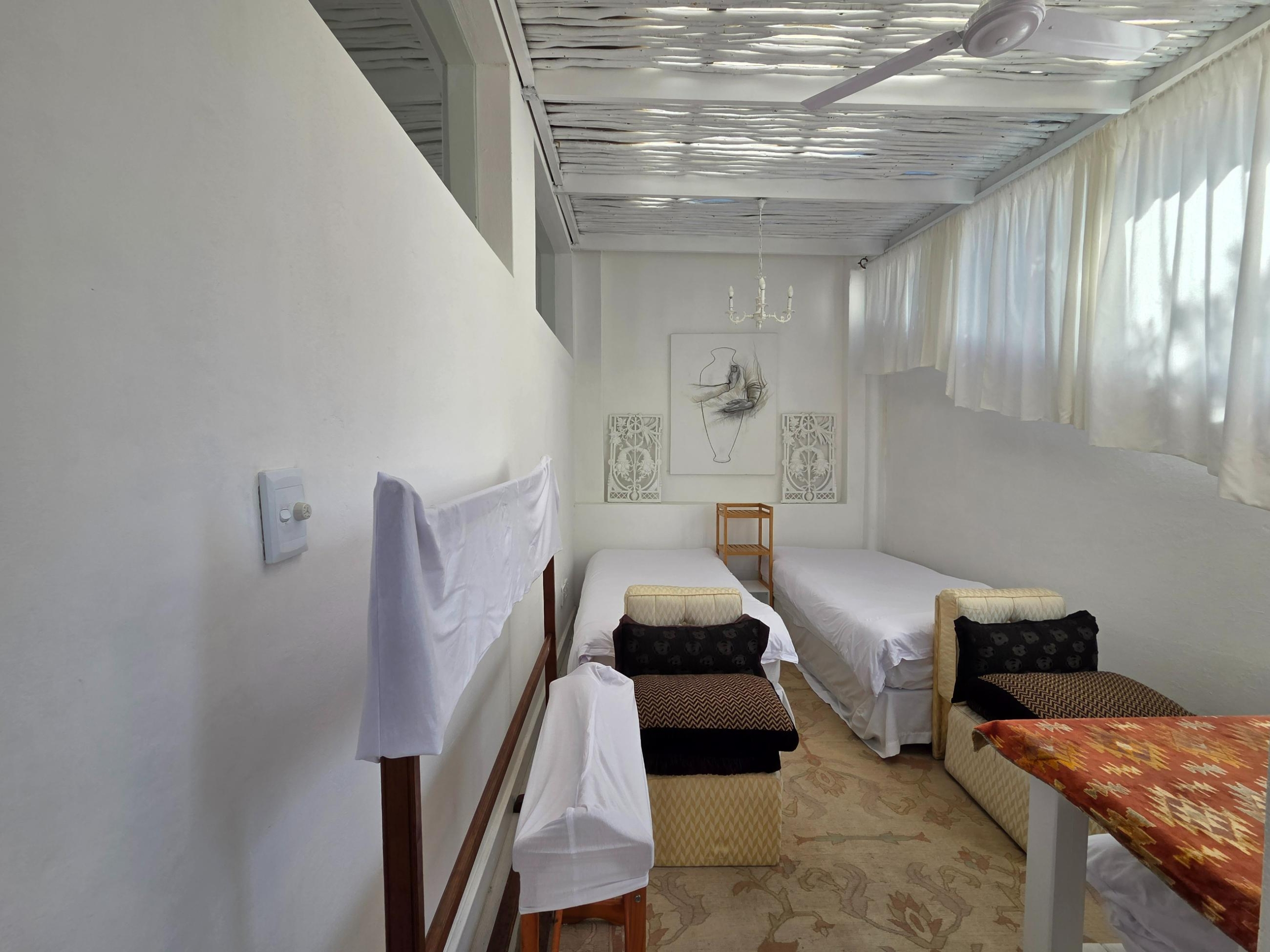 Bella Ev, Muizenberg