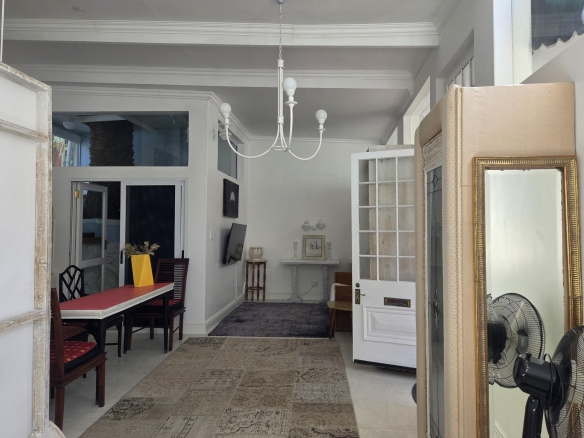 Bella Ev, Muizenberg